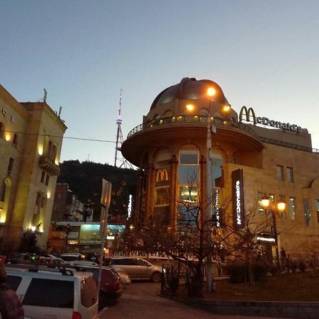 200 Metres From Rustaveli Avenue Apartment Tbilisi ภายนอก รูปภาพ